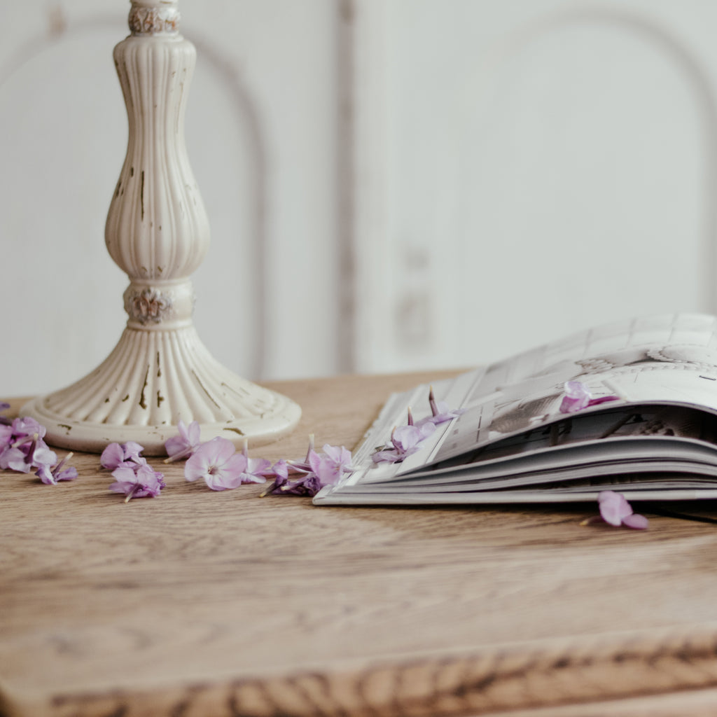 Paris Candle Holder – Antique Cream Resin (32 cm)