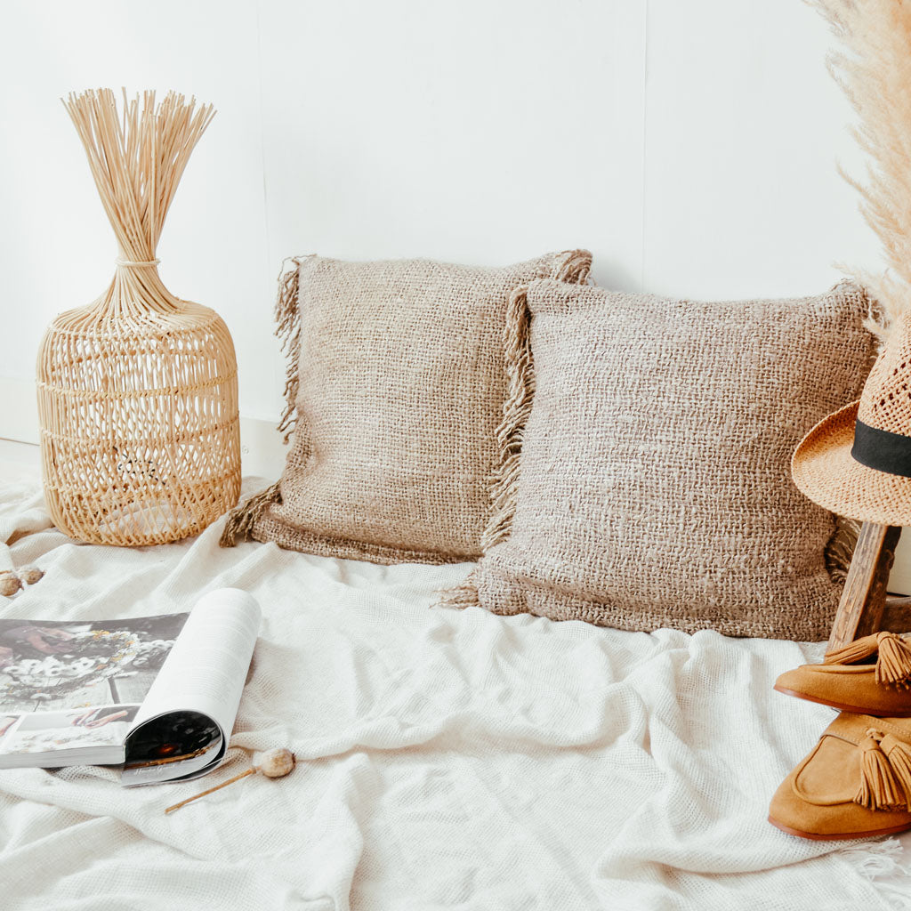 THE DUMPLING FLOOR LAMP